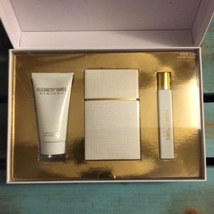 Elizabeth and James Nirvana White Gift Set